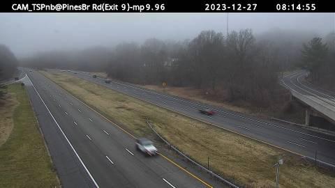 Traffic Cam Peekskill › North: Taconic State Parkway at Exit 9 (Pines Bridge Rd) Player