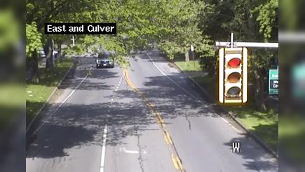 Traffic Cam Rochester: East Ave at Culver Rd Player