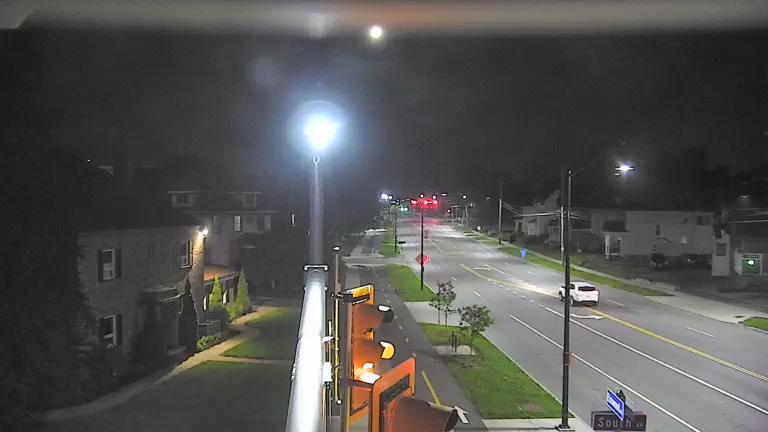 Traffic Cam Rochester: South Ave at Elmwood Ave Player