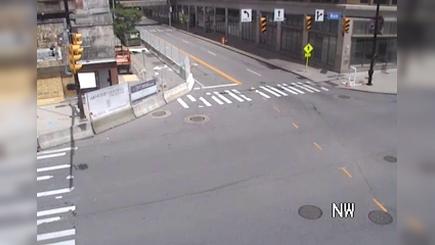 Traffic Cam Rochester: Main St at Clinton Ave Player