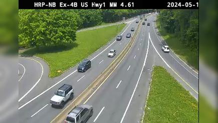 Traffic Cam Yonkers › North: Hutchinson River Parkway At Exit 4B (US) Player