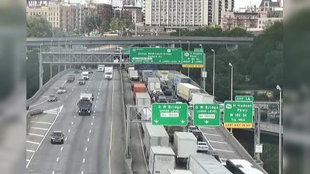 New York › North: I-95 at Undercliff Avenue Traffic Camera