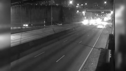 Traffic Cam New York › North: I-95 at Nelson Avenue Player