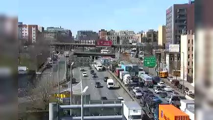 Traffic Cam New York › South: NY895 at Cross Bronx Expwy Player