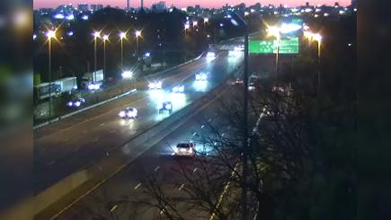 Traffic Cam New York › North: I-295 at Randall Ave Player