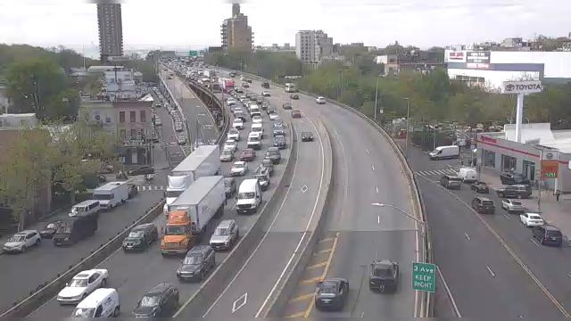 Traffic Cam New York › East: I-278 at Between 6th 7th Avenue Player