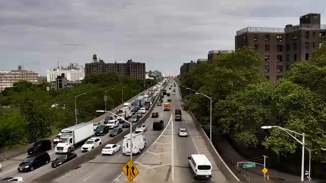Traffic Cam New York › East: I-278 at Navy Street Player