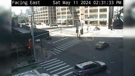 Traffic Cam New York: Sands Street @ Brooklyn Bridge Entrance Player