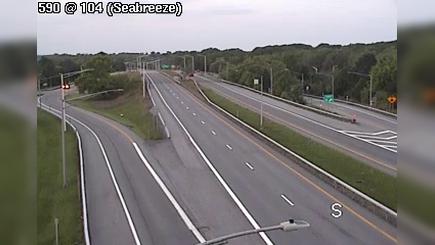 Traffic Cam Rochester › North: NY-590 (Sea Breeze Expy) North of Ridge Road Player