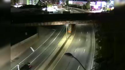 Traffic Cam New York › South: I-87 at East 138th Street Player