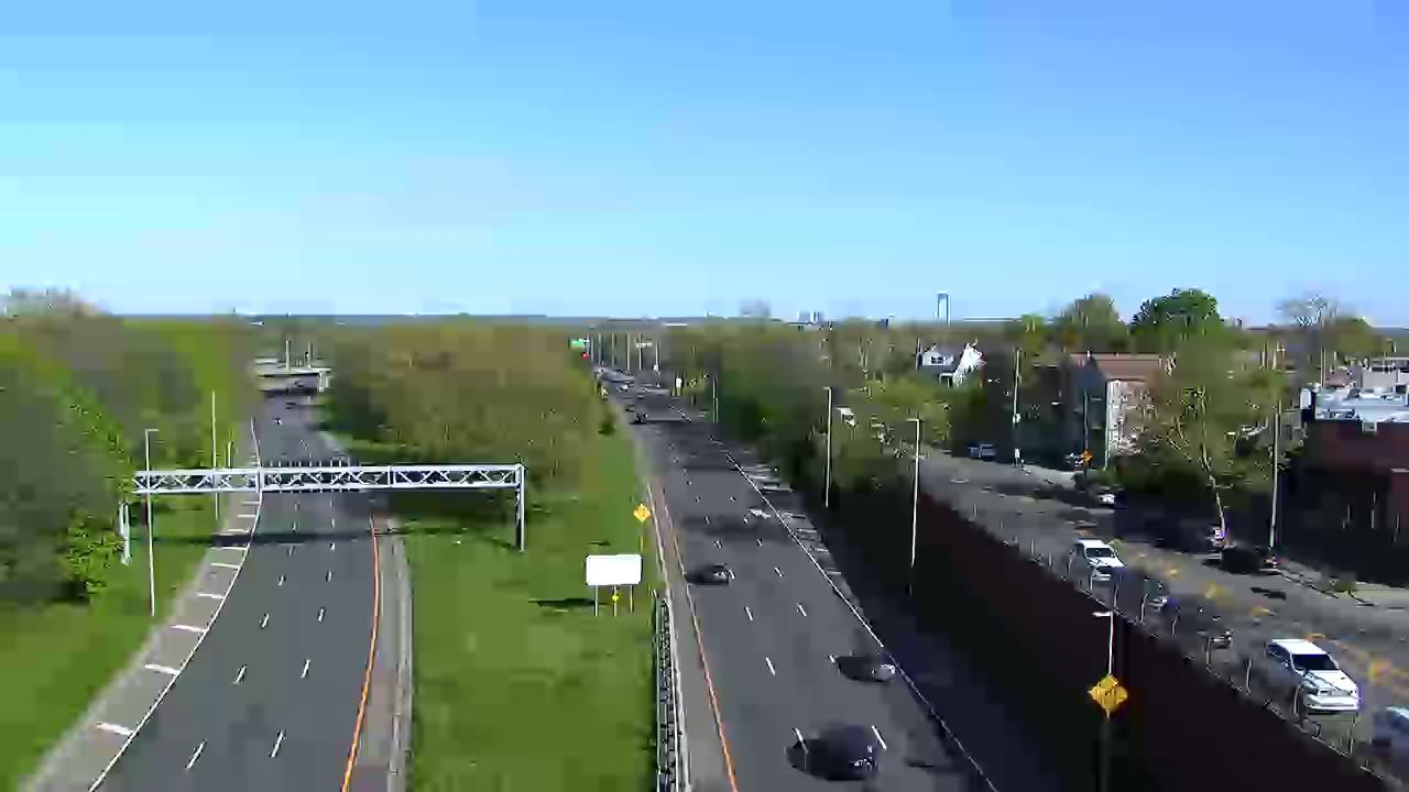 Traffic Cam New York › North: I-295 at East Tremont Avenue Player