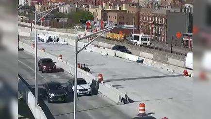 Traffic Cam New York › East: I-278 at Hunts Point Avenue Player