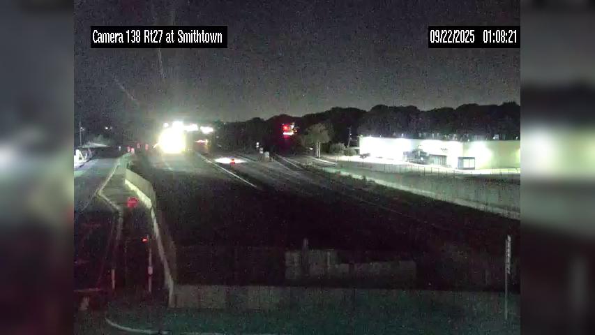 Traffic Cam Islandia › West: NY27(Sunrise Hwy.) at Smithtown Ave Player