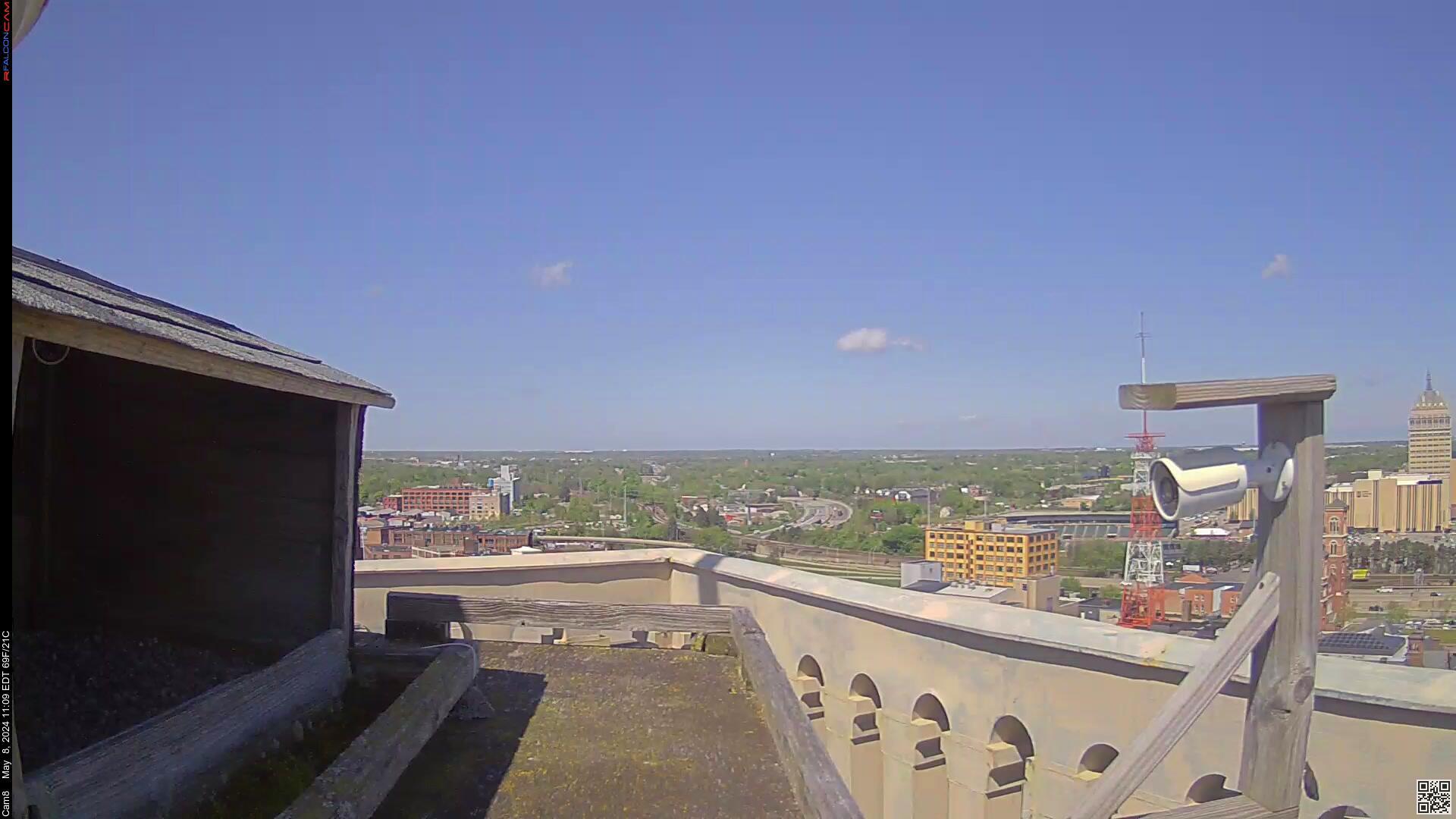Traffic Cam Rochester › West: The Powers Building - Interstate 490 Player