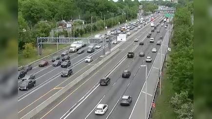 Traffic Cam New York › East: I-278 at Woolley Avenue Player