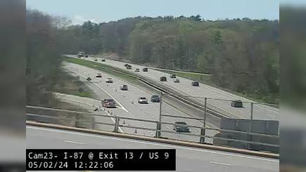 Traffic Cam Round Lake › North: I-87 NB at Exit 13 (US 9, Saratoga Springs) Player