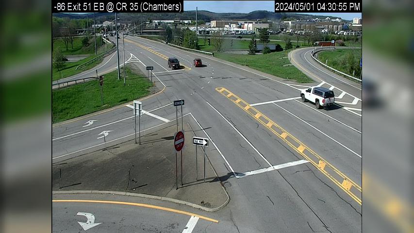Traffic Cam Elmira › South: I-86 Exit 51 Eastbound Ramp at CR 35 (Chambers Rd) Player