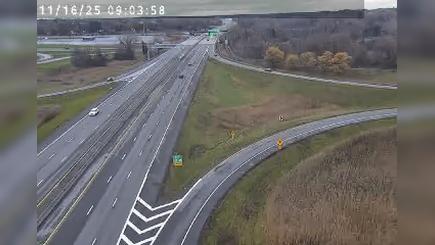 Traffic Cam Town of Salina › North: I-81 north of Exit 25 (7th North St) Player