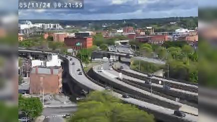 Traffic Cam Syracuse › South: I-81 south of I-690 (State Office West) Player