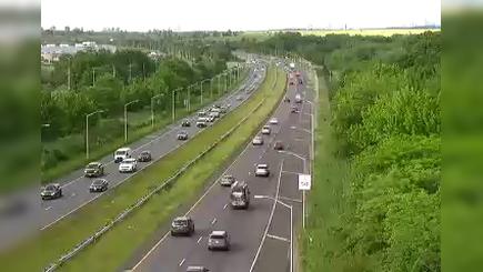Traffic Cam New York › North: NY440 at Arden Avenue Player