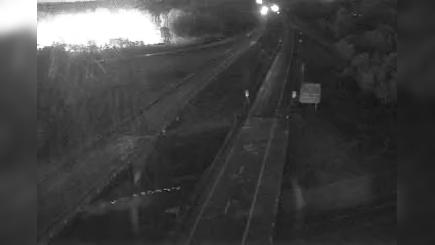 Traffic Cam North Syracuse › North: I-481 south of Exit 8 (Northern Blvd) Player