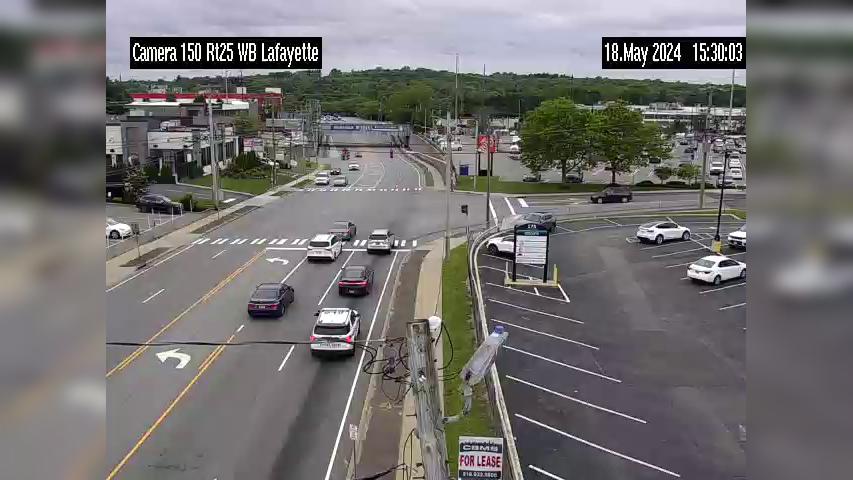 Traffic Cam Upper Brookville › West: NY 25 at Lafayette Ave Player