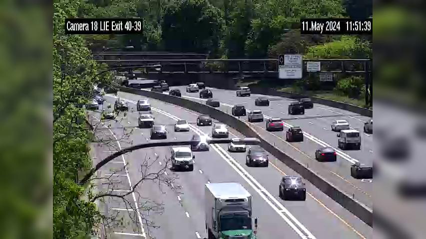 Traffic Cam Westbury › West: I-495 at Old - Rd Player