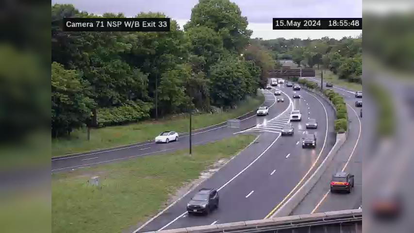 Traffic Cam East Williston › West: NSP at Wantagh Pkwy Player