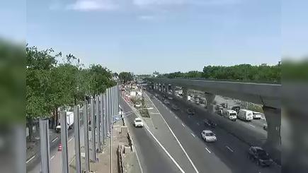 Traffic Cam New York › South: I-678 at 107th Avenue Player