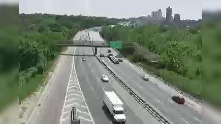 Traffic Cam New York › North: I-678 at 73rd Terrace Player