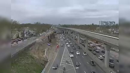 Traffic Cam New York › South: I-678 at 111th Avenue Player