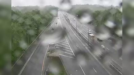 Traffic Cam New York › South: I-295 at Union Turnpike Player