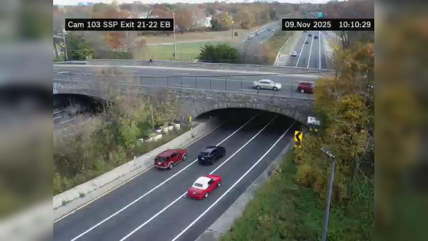 Traffic Cam Rockville Centre › West: SSP between Exit 21 (Nassau Rd.) and Exit 22 (MSP Player