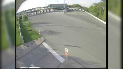 Traffic Cam Lewiston Heights › North: I-190 (Niagara Expy) at Canadian Toll Plaza Player