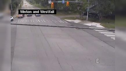 Traffic Cam East Rochester: Winton Rd at Westfall Rd Player