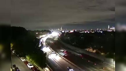 Traffic Cam New York › East: I-495 at 84th Street Player