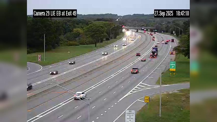 Traffic Cam Huntington › East: I-495 at NY 110 Player