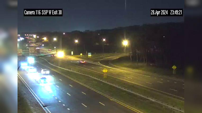 South Farmingdale › East: SSP just East of Exit 30 - Broadway Traffic Camera