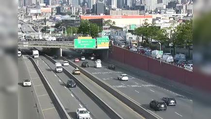 Traffic Cam New York › East: I-495 at Greenpoint Avenue Player