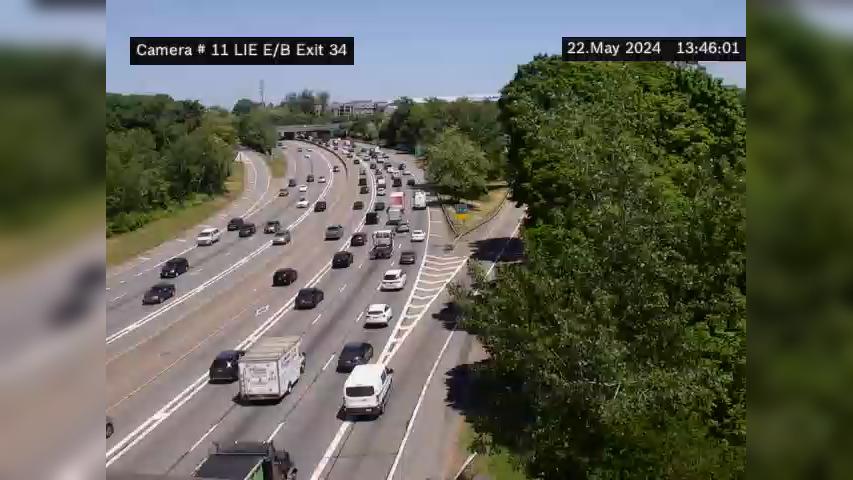 Traffic Cam Munsey Park › East: I-495 West of New Hyde Park Rd Player