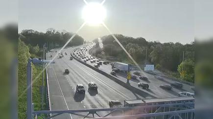Traffic Cam New York › East: I-278 at Renwick Avenue Player