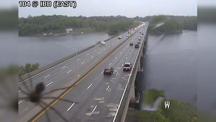 Rochester › East: NY-104 at Irondequoit Bay Bridge (East) Traffic Camera