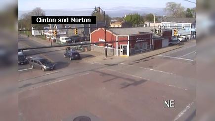 Traffic Cam Rochester: Clinton Ave at Norton St Player