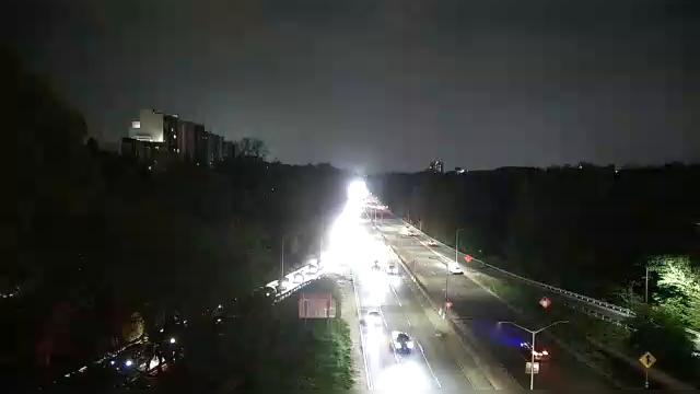 Traffic Cam The Bronx › South: Bronx River Parkway at Gun Hill Road Player
