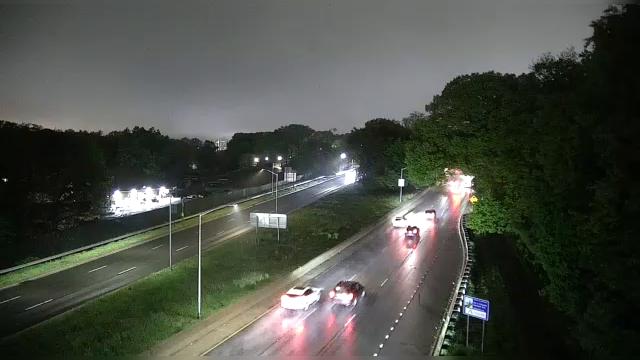 Traffic Cam The Bronx › North: Bronx River Parkway at Pelham Parkway Player