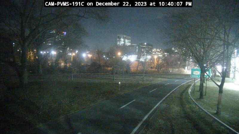 Traffic Cam Kiryas Joel › East: Cross County Parkway West of Exit 10 New Rochelle Rd. MM 3.6 Player