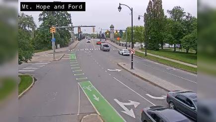Rochester: Mt Hope Ave at Ford St - Wilson St Traffic Camera