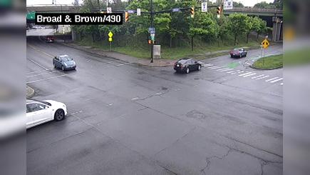 Traffic Cam Rochester: Broad St at Brown St - Campbell - I-490 Player