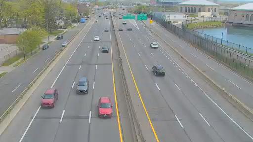 Traffic Cam Yonkers › North: I-87 South of Interchange Player