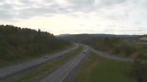 Traffic Cam East Chatham › East: Berkshire Connector at Interchange B2 (Taconic State Parkway) Player